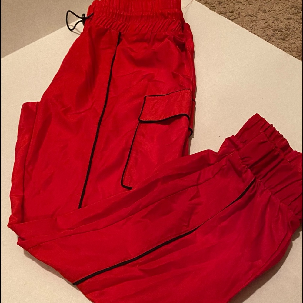 Red rue 21 cargo joggers~~Medium
